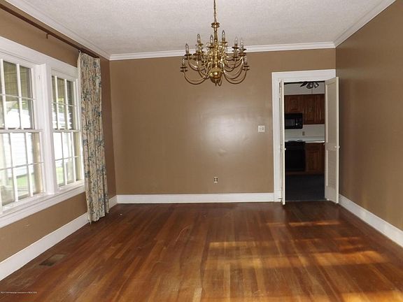 3rd image of 443 Elm Ave