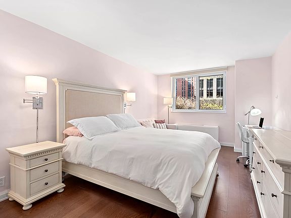 5th image of 200 E 94th St APT 317
