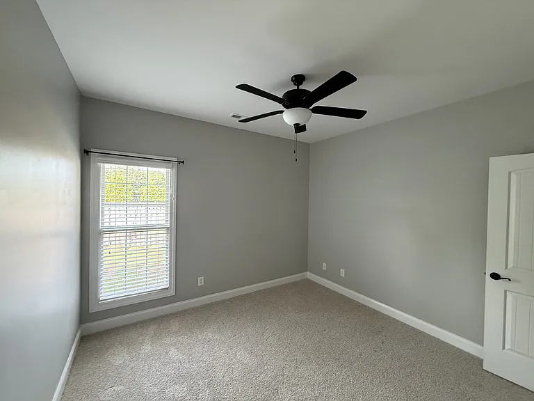 219 Woodgrove Dr — Photo 12