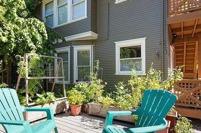 219 Howe St — Photo 14