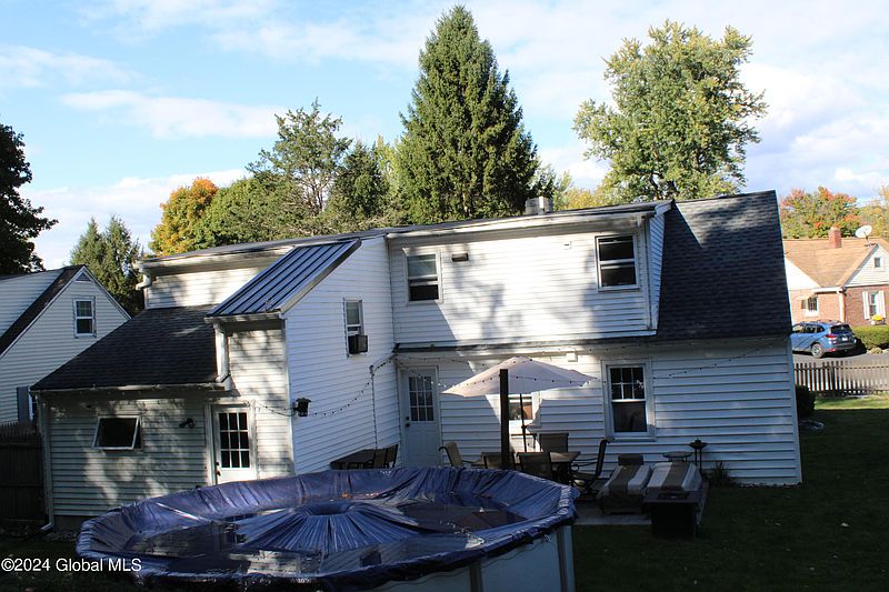 4th image of 14 Hillside Drive