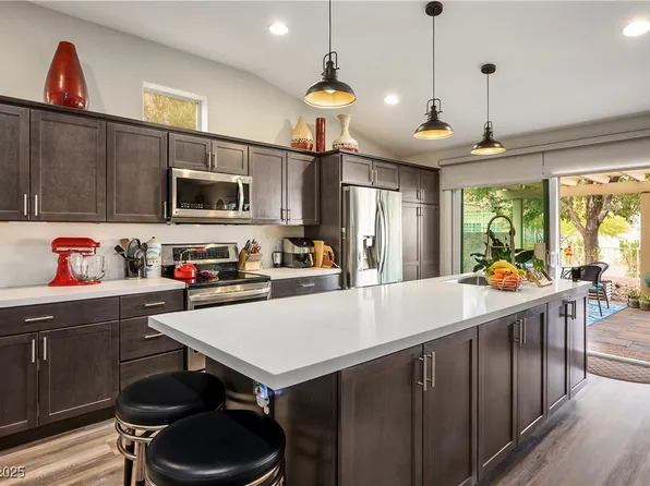 11008 Hawk Valley Ave, Las Vegas, NV 89134