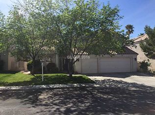 15 Crown Valley Dr, Henderson, NV 89074