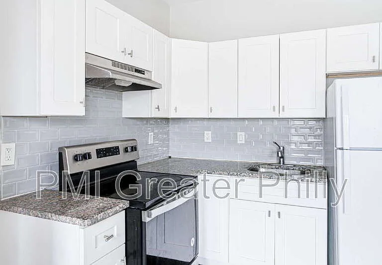 332 N 62nd St #4 — Photo 7