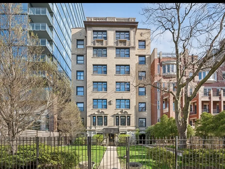 444 W Belmont Ave #6A