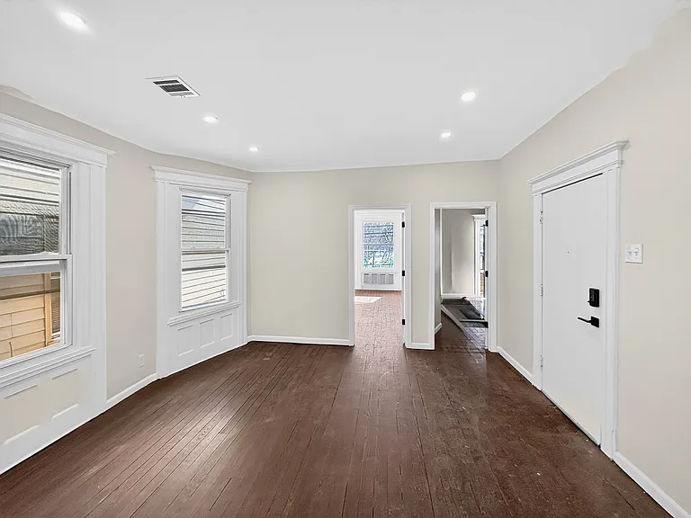 345 Walnut St #3R — Photo 15