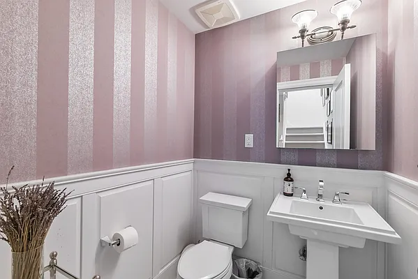 Rented by Daniel Gale Sotheby's International Realty | media 10