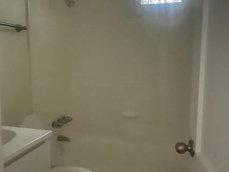 1204 Rosewood St — Photo 2