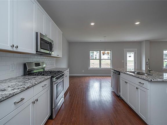 4th image of 1757 Weatherbrook Cir