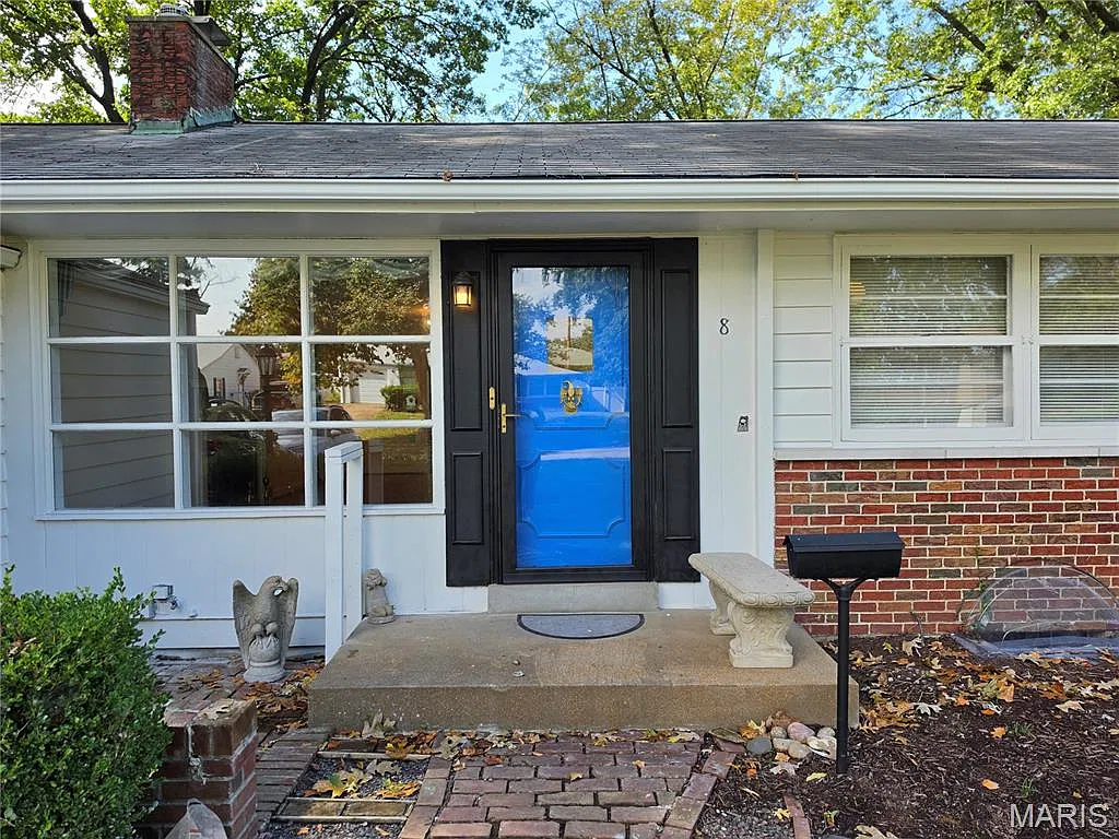 3 bed, 3.0 bath, 2425 sqft, $1,800 — Photo 2