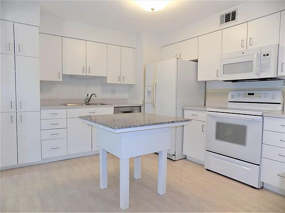 4th image of 50 Armat Ct