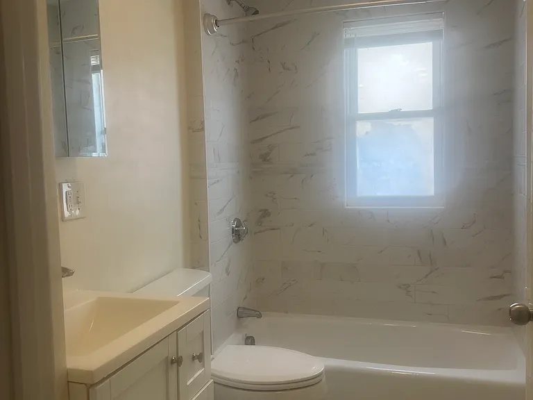 153 Franklin St #1F — Photo 2