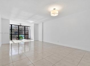 Oceanview Park Condo, Hallandale, FL 33009