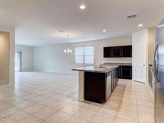 4th image of 1323 W BYRD Avenue