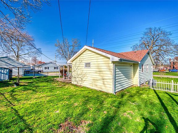 4th image of 209 S Eads Ave