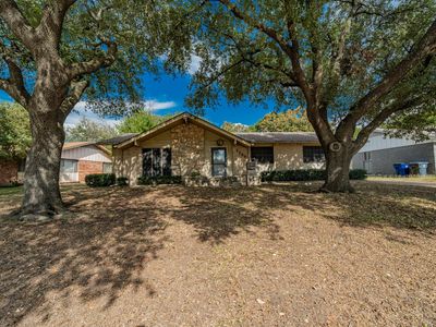 1759 Gross Rd, Dallas, TX, 75228