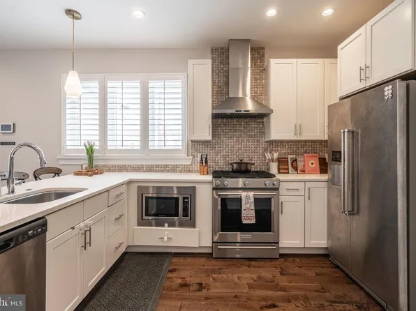 2012 Brown St, Philadelphia, PA 19130