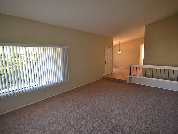 4th image of 125 Wildberry Ct