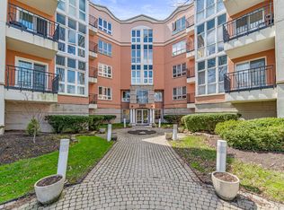 3100 Lexington Ln APT 201, Glenview, IL 60026