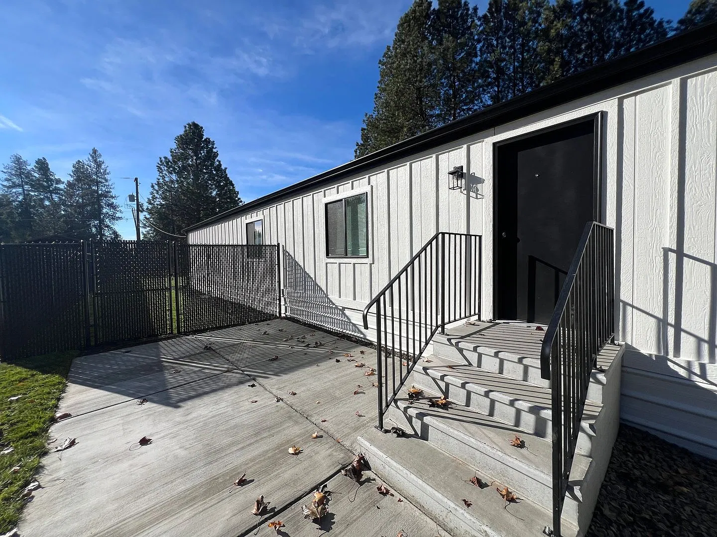 Newly Remodeled 2 bed, 1 bathroom Single Family Home Available for Rent in Deer Park, WA! — Photo 4