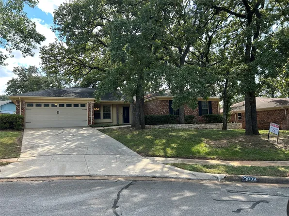 3028 Scenic Hills Ct, Bedford, TX 76021