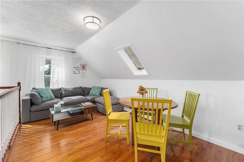 2 bed, 1.0 bath, 960 sqft, $2,500 — Photo 4