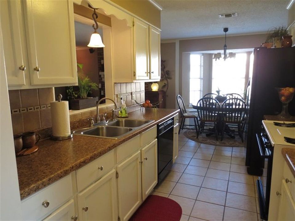 1st image of 4901 Sanderson Ln