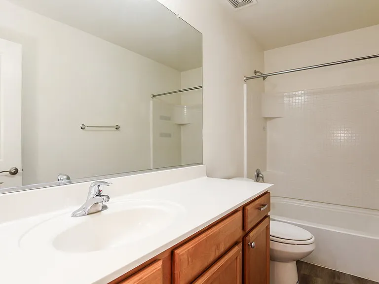 5804 S 10th Dr — Photo 15