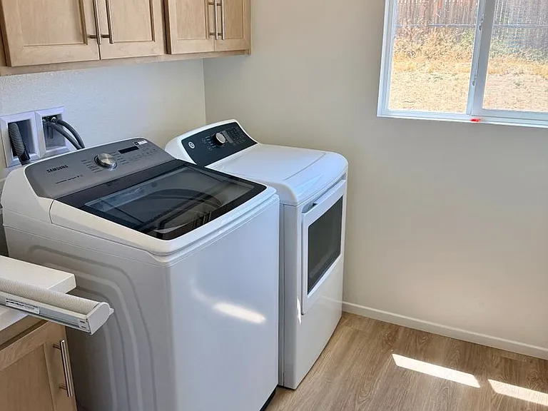 11715 Sebastian Rd — Photo 22