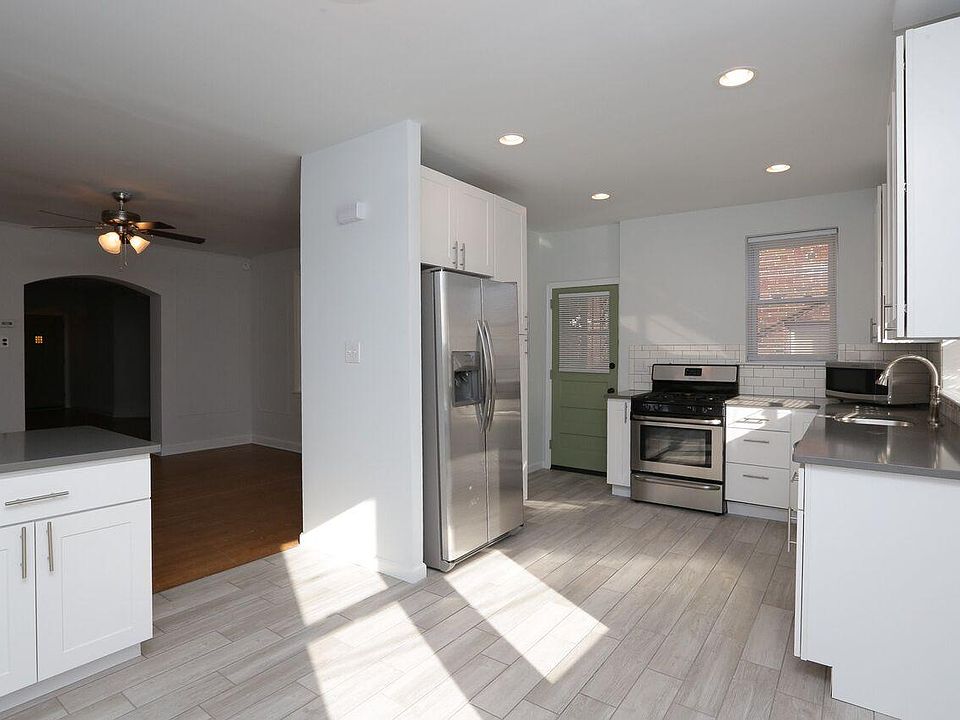 1st image of 5732 Woodbine Ave