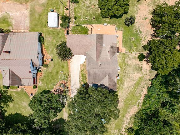 3rd image of 1721 S Main St