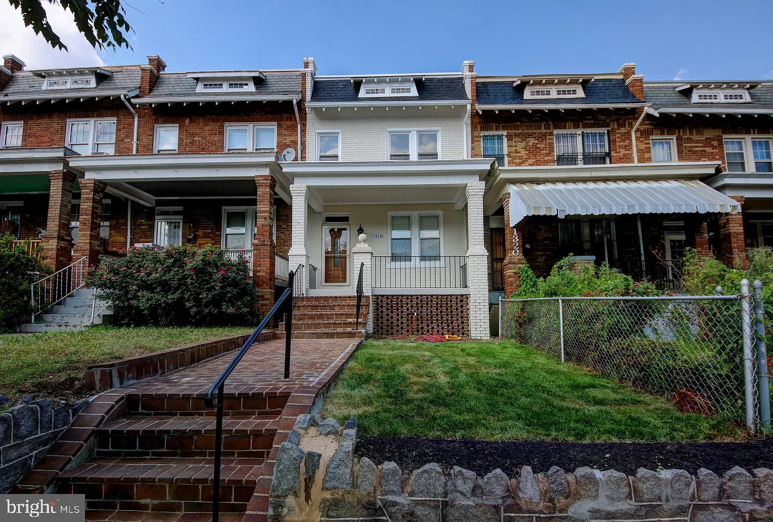 1318 Queen St NE photo 1