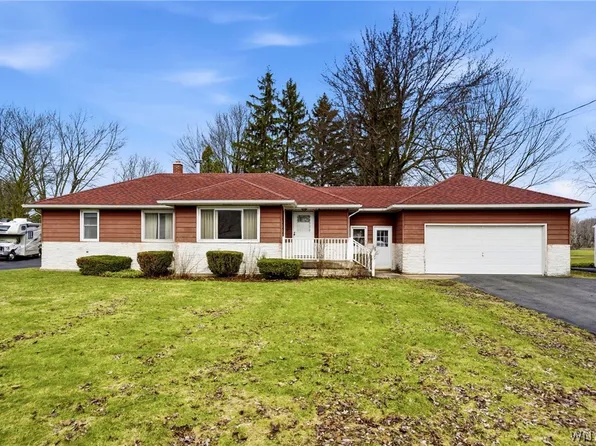 11168 Main St, Clarence, NY 14031