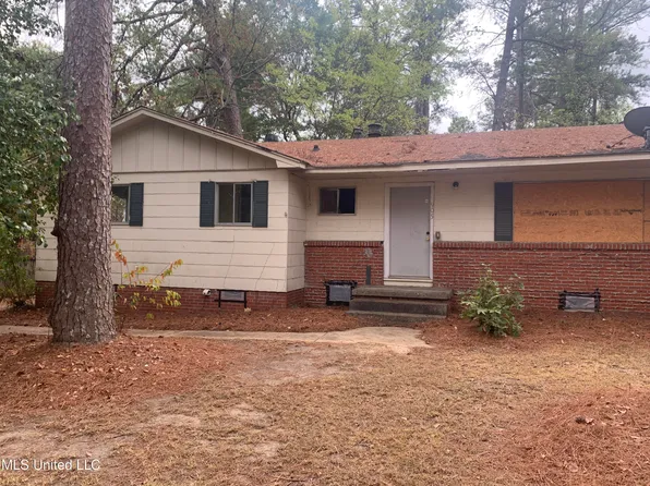 905 Raymond Rd, Jackson, MS 39204