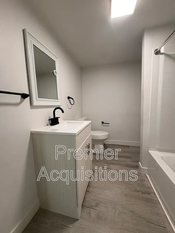 Studio, 1.0 bath, $800 — Photo 3