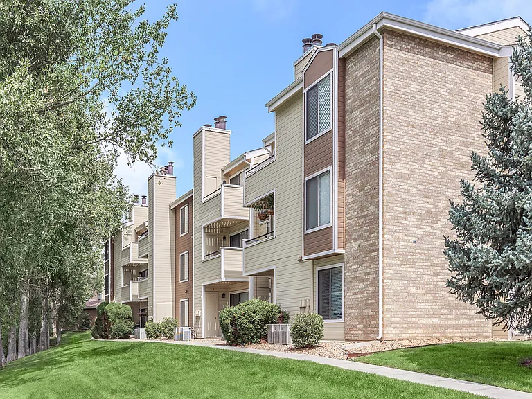 Greenwood Point Apartment Homes — Photo 16