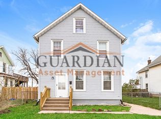 615 44th St, Rock Island, IL 61201