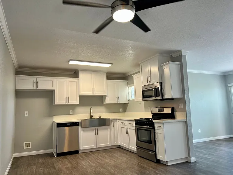 Solara Apartment Homes — Photo 52