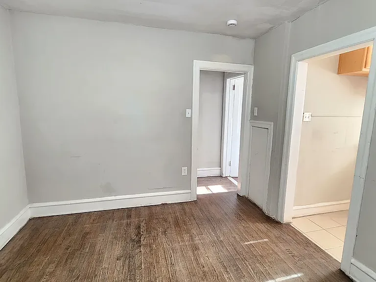 718 W Maple Ave #B — Photo 9