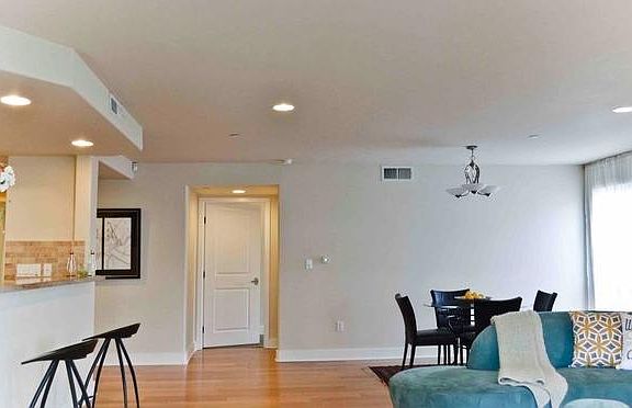 4th image of 7249 Franklin Ave Unit 302
