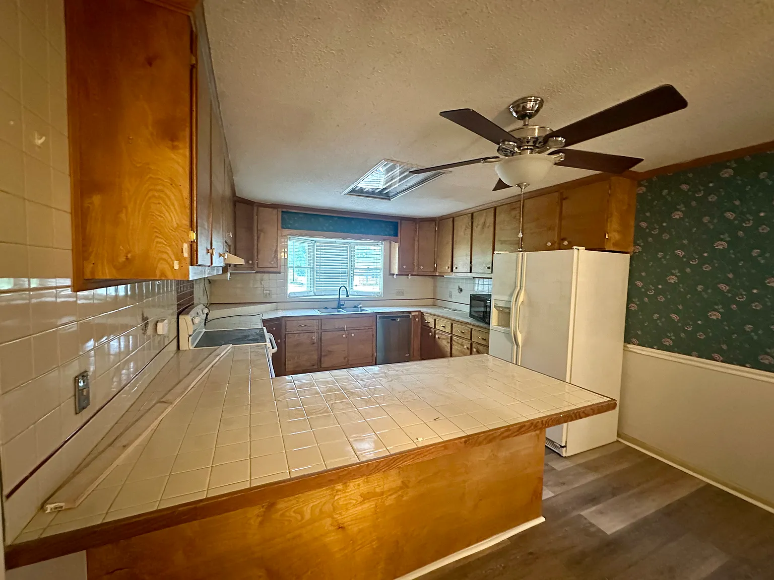 3 bed, 1728 sqft, $1,650 — Photo 3