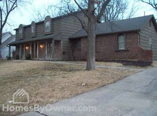 12619 Overbrook Rd, Leawood, KS 66209