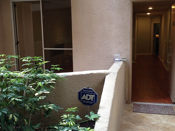 4th image of 4557 Haskell Ave APT 104