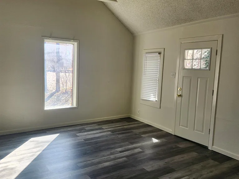 2304 S Williams St — Photo 11