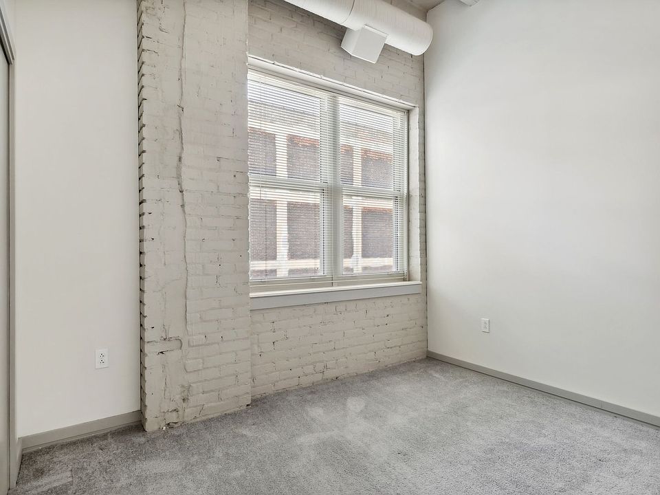 Building Photo 4