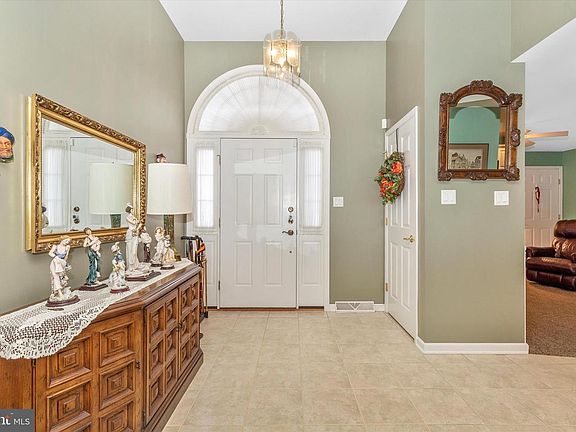 3rd image of 3833 Farmstead Dr