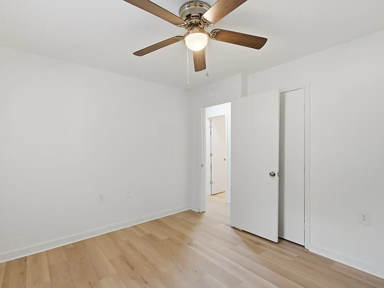 1824 Grayson St — Photo 16