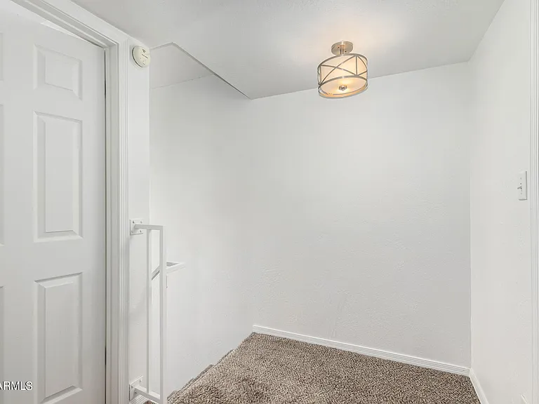 4718 W Orangewood Ave — Photo 15