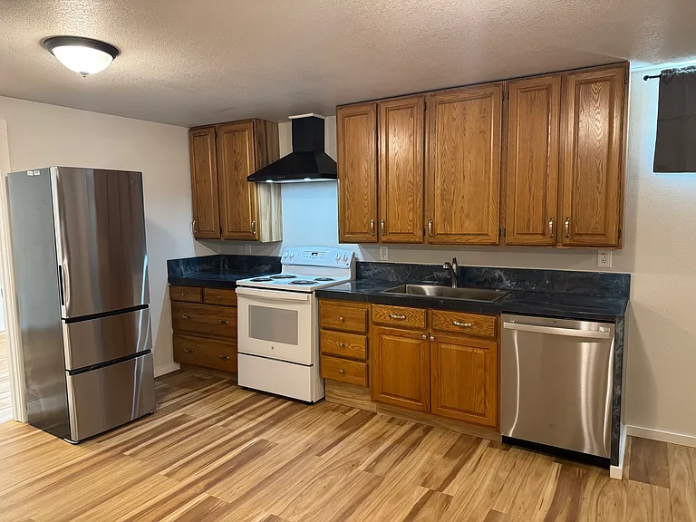 11121 SE 31st Ave #BASEMENT — Photo 5