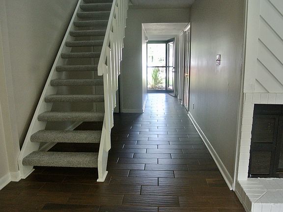4th image of 327 Sunflower Ct